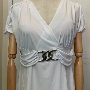 Ashley Stewart White V-Neck top Silver Chain Detail Size 14/16 Made in USA